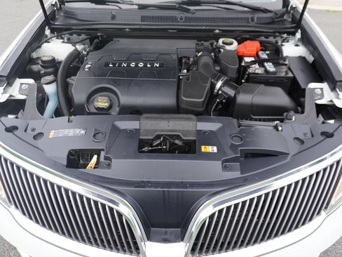 Used 2013 Lincoln MKS FWD image 24