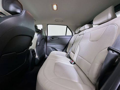 Used 2023 Kia Niro EX image 28