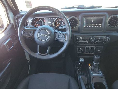 Used 2019 Jeep Wrangler Unlimited Sport S AWD/4WD image 9