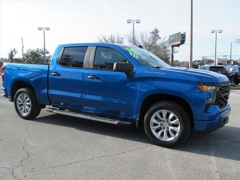 Used 2024 Chevrolet Silverado 1500 Custom image 2