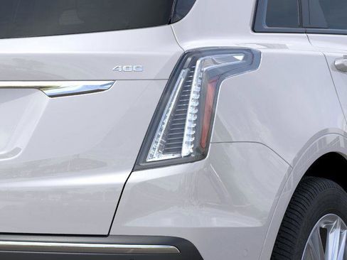 New 2026 Cadillac XT5 Sportv w/ LPO, Floor Liner Package image 12
