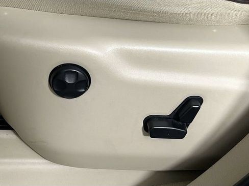 Used 2021 Jeep Grand Cherokee Overland AWD/4WD image 11