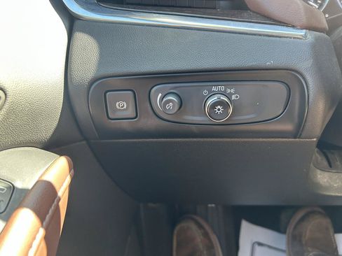 Used 2018 Buick Enclave Avenir w/ Avenir Technology Package AWD/4WD image 28