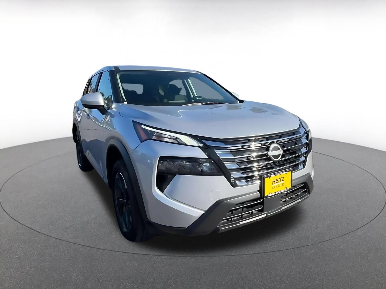 Used 2025 Nissan Rogue SV AWD/4WD image 3