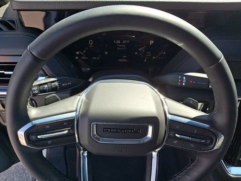 Used 2025 GMC Yukon XL Denali AWD/4WD image 4