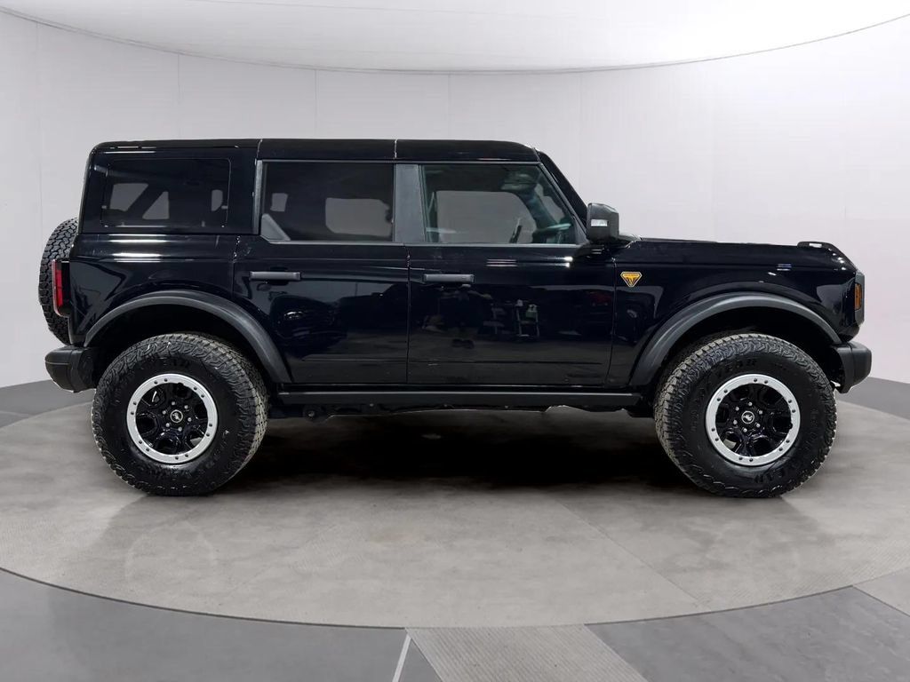 Used 2025 Ford Bronco Badlands AWD/4WD image 2