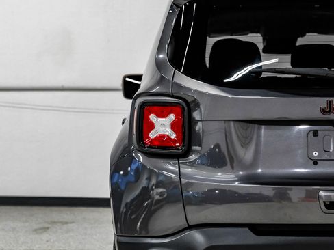 Used 2020 Jeep Renegade Latitude image 50