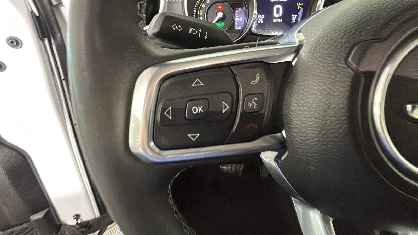 Used 2023 Jeep Wrangler Unlimited Sahara w/ Cold Weather Group AWD/4WD image 18