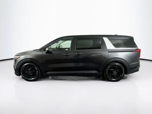 Used 2025 Kia Carnival FWD image 4