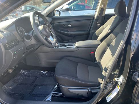 Used 2025 Nissan Sentra SV image 21
