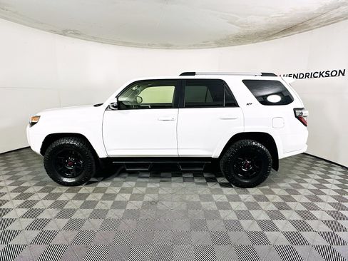 Certified 2024 Toyota 4Runner SR5 Premium image 6