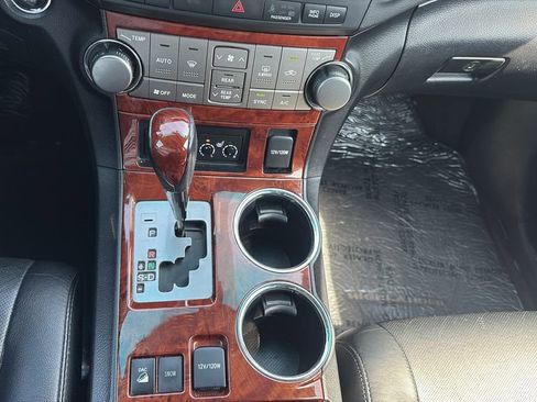 Used 2011 Toyota Highlander Limited w/ Tow Pkg image 14