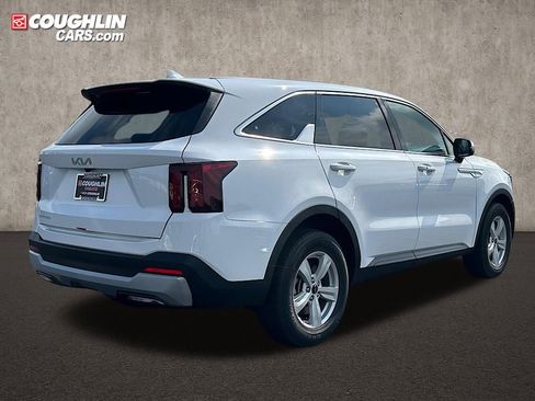 New 2025 Kia Sorento LX image 3