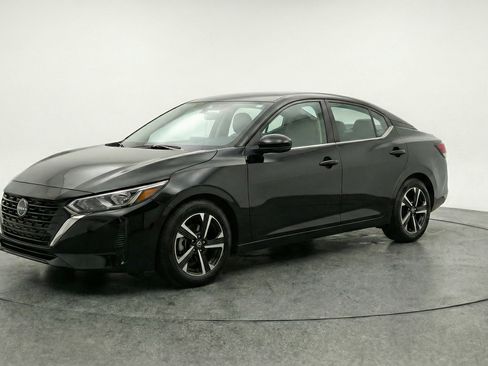 Used 2025 Nissan Sentra SV FWD image 3