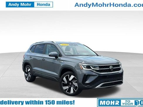 Used 2024 Volkswagen Taos SEL AWD/4WD image 1