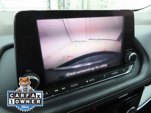 Used 2023 Nissan Rogue SV image 17