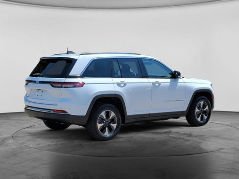Used 2023 Jeep Grand Cherokee 4WD 4xe image 7