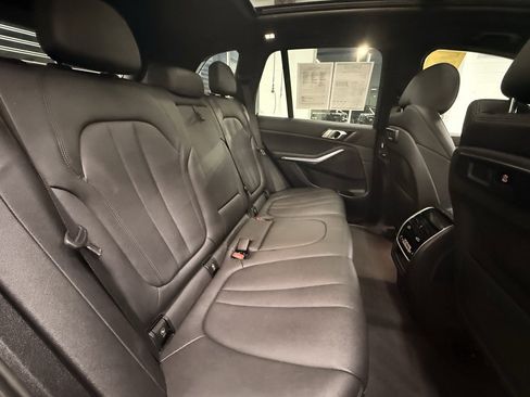 Used 2022 BMW X5 xDrive40i w/ Climate Comfort Package image 19