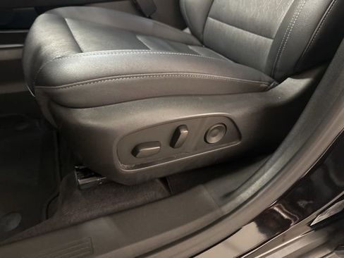 Used 2025 Chevrolet Equinox LT w/ Convenience Package II image 8