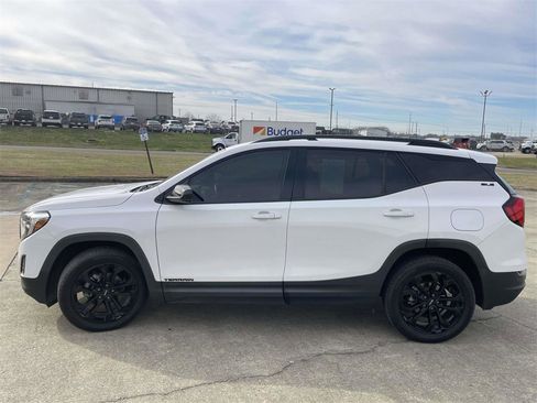 Used 2020 GMC Terrain SLE w/ Elevation Edition image 6