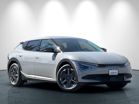 New 2025 Kia EV6 Light image 2