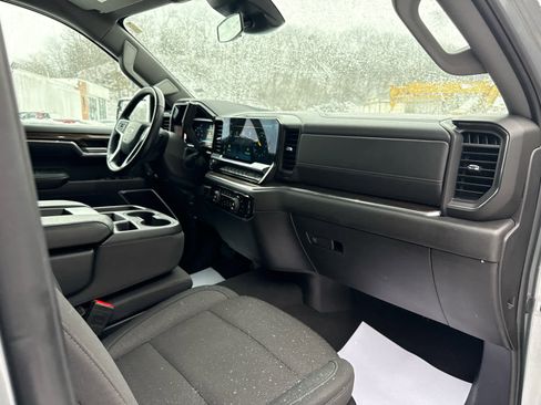 Used 2025 Chevrolet Silverado 1500 LT image 26