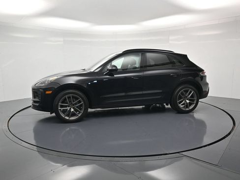 Used 2025 Porsche Macan AWD/4WD image 2