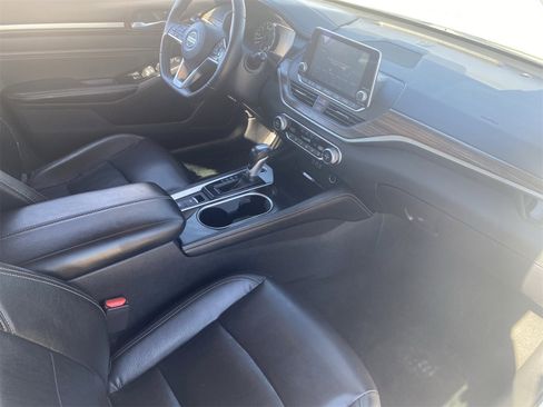 Used 2020 Nissan Altima 2.5 Platinum image 14
