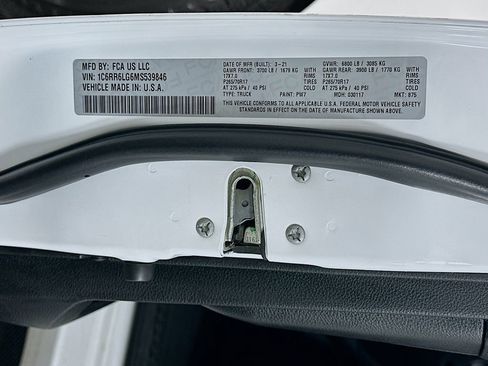 Used 2021 RAM 1500 Classic SLT image 31