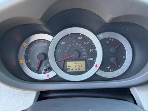Used 2011 Toyota RAV4 4WD w/ Upgrade Value Pkg image 13