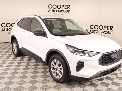 Used 2023 Ford Escape Active AWD/4WD image 1