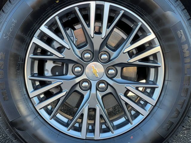 Used 2026 Chevrolet Traverse LT AWD/4WD image 7