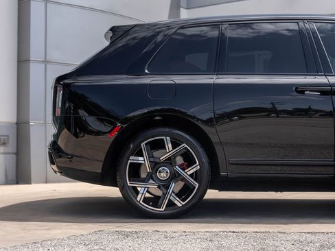 Certified 2025 Rolls-Royce Cullinan Black Badge w/ Leather Finishing Pack AWD/4WD image 7