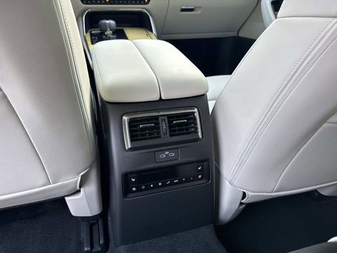 Used 2025 MAZDA CX-90 3.3 Turbo S w/ Premium Plus image 17