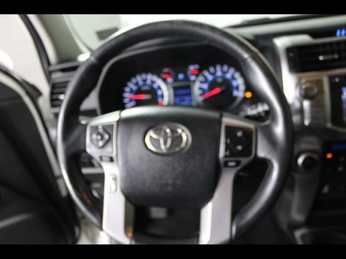 Used 2016 Toyota 4Runner Limited AWD/4WD image 22