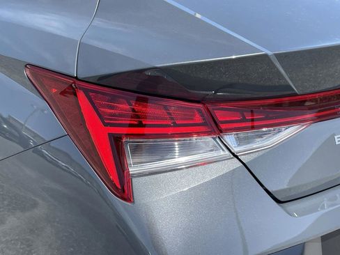 New 2026 Hyundai Elantra Limited FWD image 19