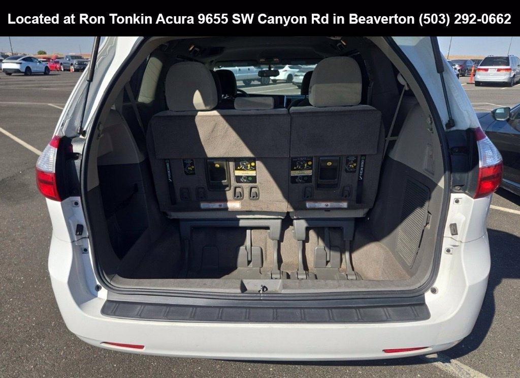 Used 2015 Toyota Sienna LE FWD image 13