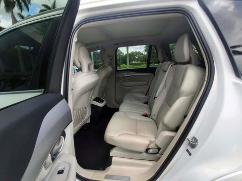 Used 2021 Volvo XC90 T5 Momentum w/ Protection Package Premier FWD image 36