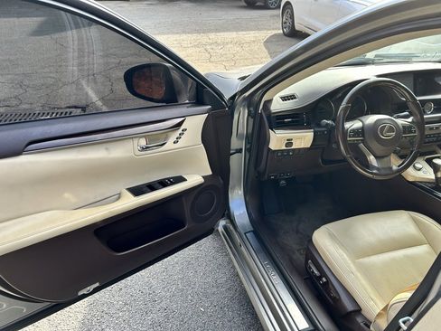 Used 2018 Lexus ES 350 image 4