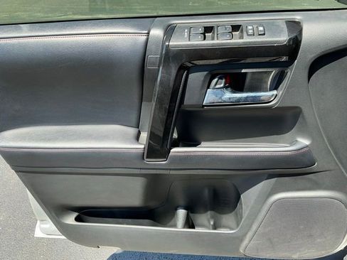 Used 2019 Toyota 4Runner TRD Off-Road AWD/4WD image 10