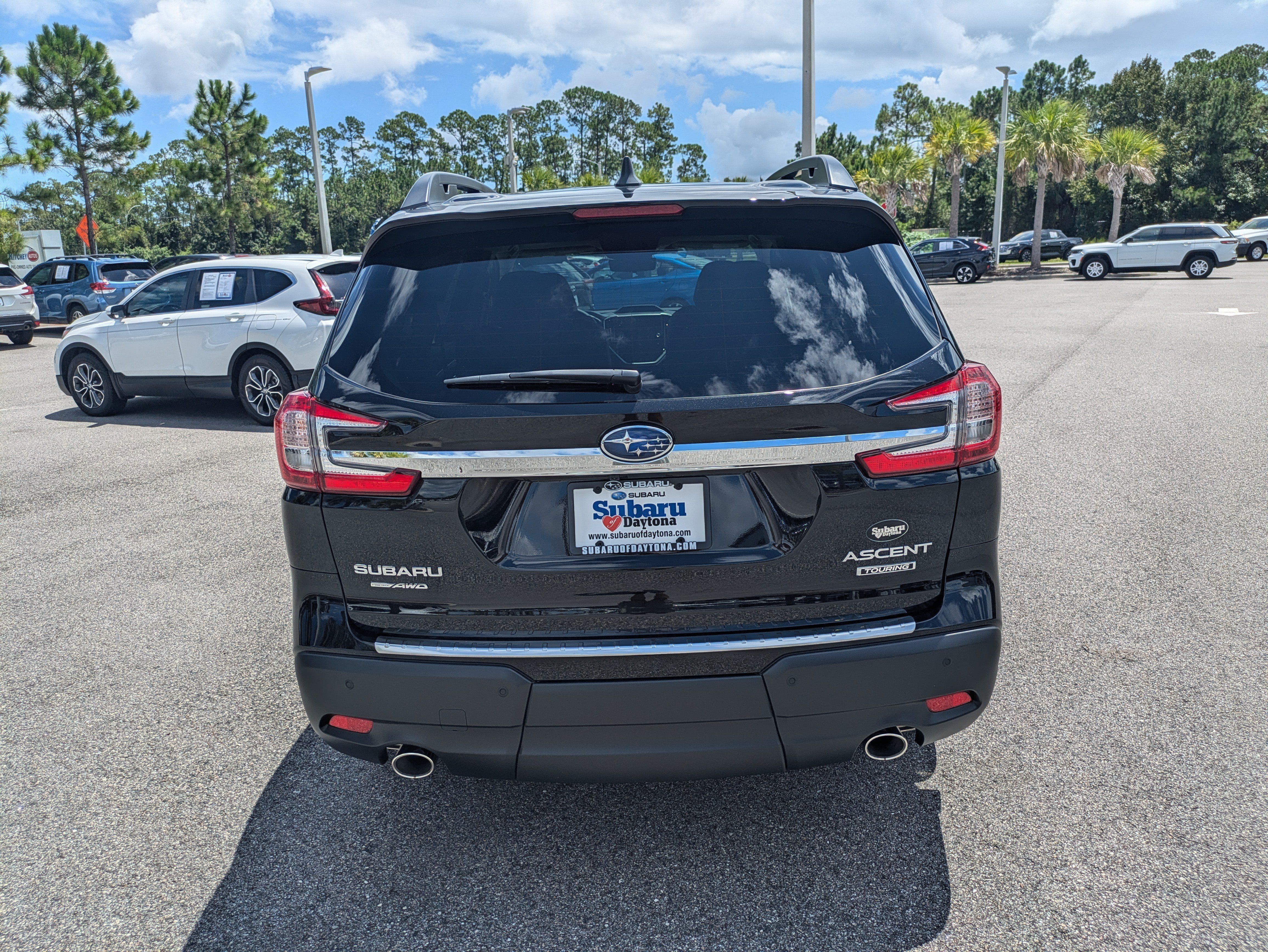 Used 2025 Subaru Ascent Touring w/ Popular Package #1 AWD/4WD image 4