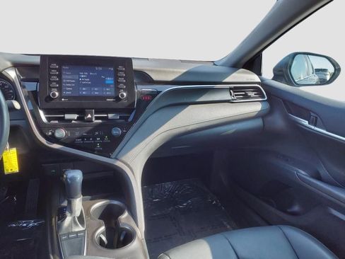 Used 2023 Toyota Camry SE FWD image 13