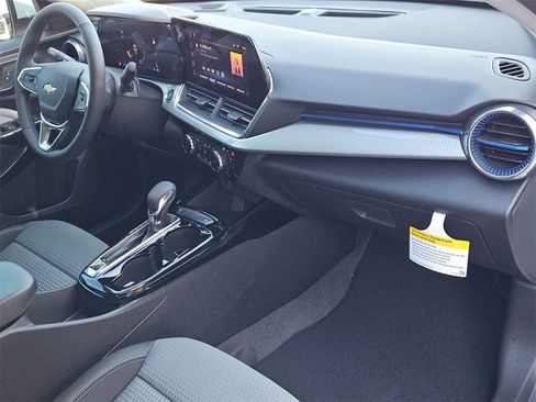New 2026 Chevrolet Trax LT w/ Driver Confidence Package image 25