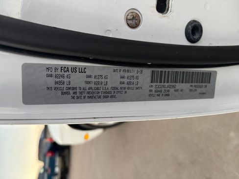 Used 2018 Dodge Challenger SXT image 34