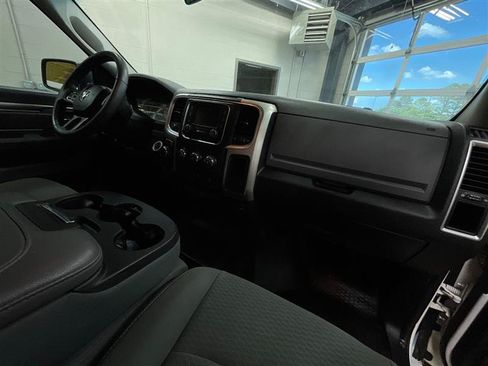 Used 2018 RAM 1500 Classic SLT w/ Protection Group AWD/4WD image 28