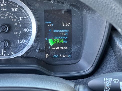 Used 2022 Toyota Corolla LE image 25