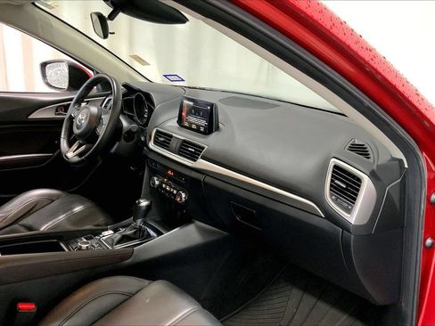 Used 2018 MAZDA MAZDA3 Touring FWD image 28