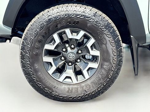 Certified 2023 Toyota Tacoma TRD Off-Road image 29