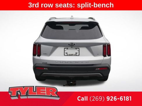 Used 2021 Kia Sorento S w/ Panoramic Sunroof Package AWD/4WD image 7