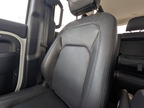 Used 2024 Land Rover Defender 110 S image 12